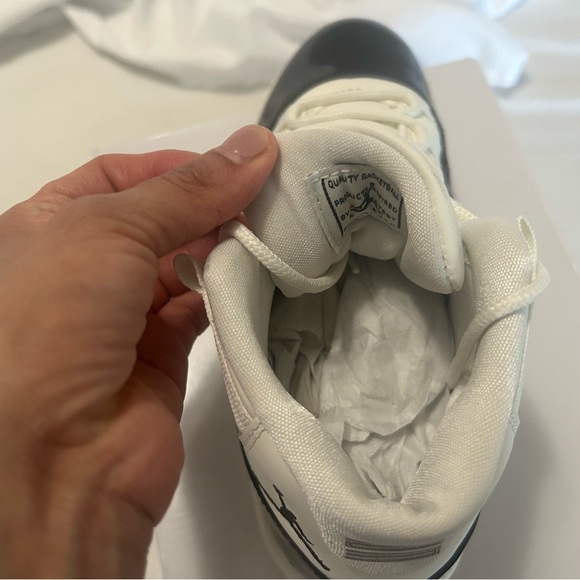 Shoes, Jordan 11 Retro Neapolitan size 6 women’s - Picture 4 of 5